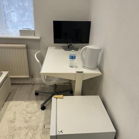 Single Room Canvey Island المظهر الخارجي الصورة